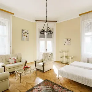 Chain Bridge Apartamento